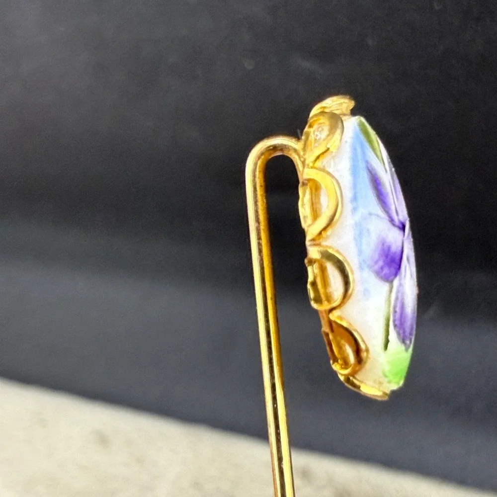 Vintage Porcelain Stick Pin‎ Brooch Gold Tone Hand Painted Flower